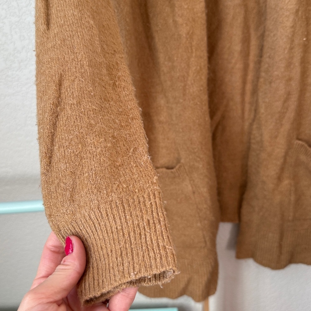 Old Navy Cardigan Fuzzy Tan Brown size Small - Picture 6 of 11